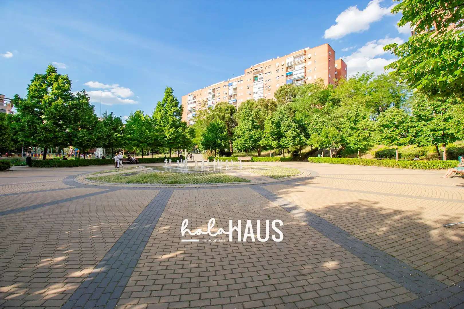 Exterior view of Flat for sale in Madrid  with Air Conditioner, Heating and Storage room