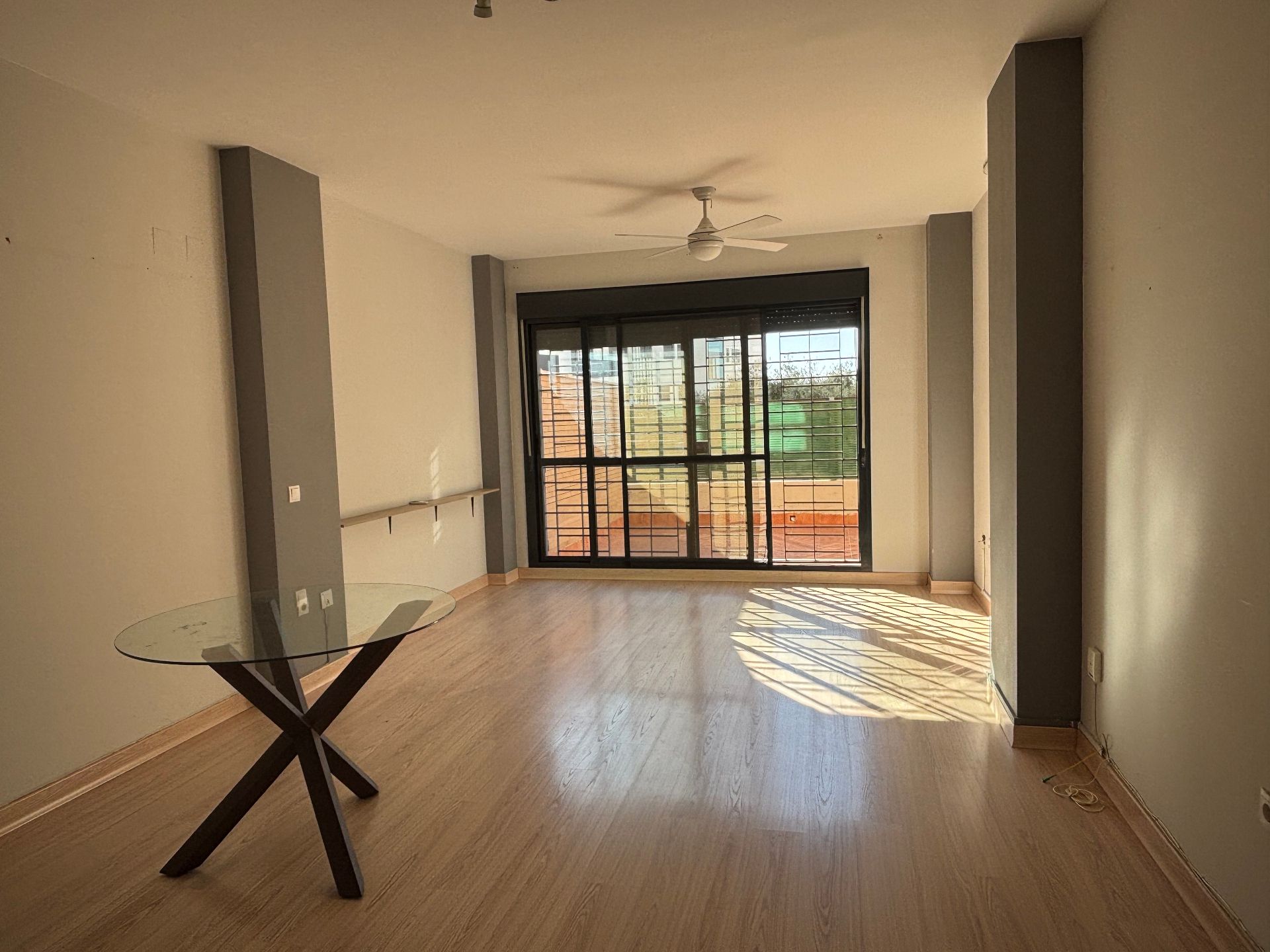 Living room of Flat for sale in Mairena del Aljarafe  with Air Conditioner and Heating