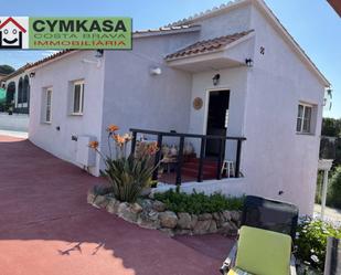 Vista exterior de Casa o xalet en venda en Lloret de Mar amb Jardí privat, Terrassa i Alarma