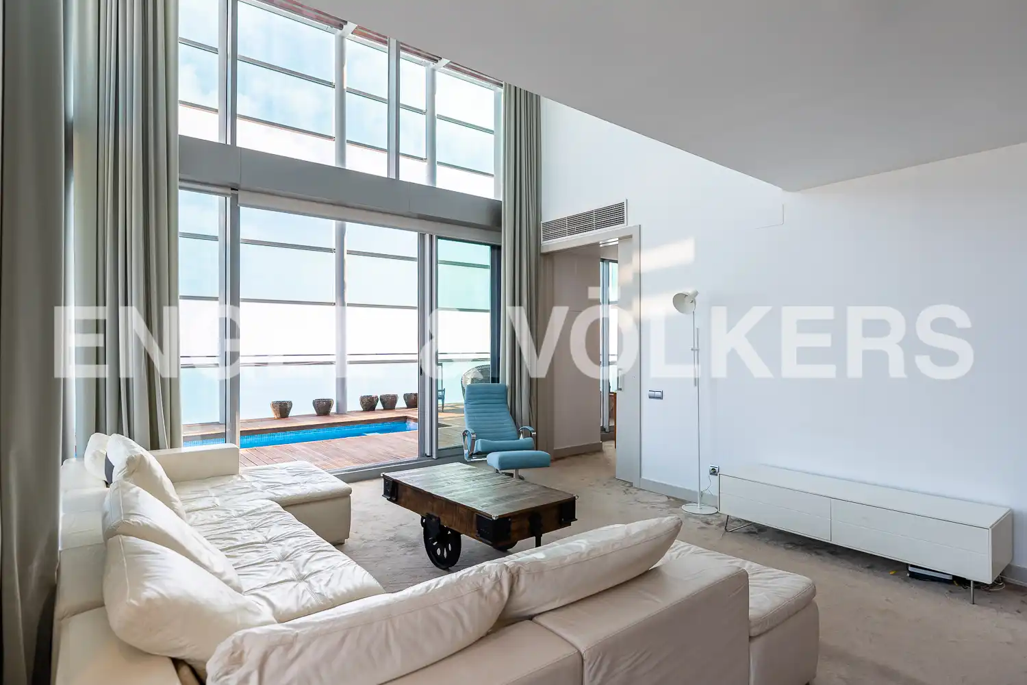 Sala de estar de Ático de alquiler en Barcelona con Aire acondicionado, Calefacción y Parquet
