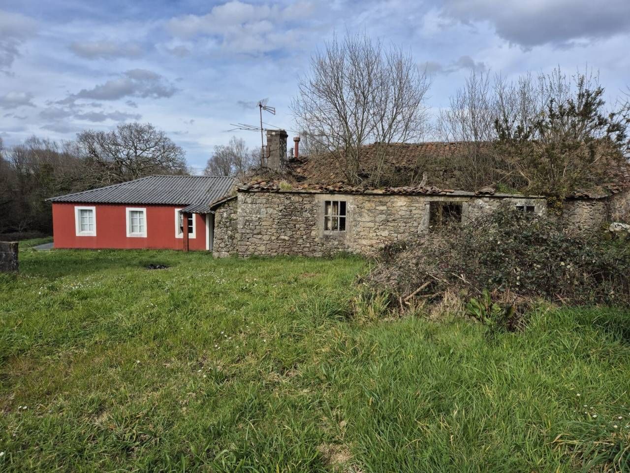 Casa o xalet en venda en Aranga amb Jardí privat