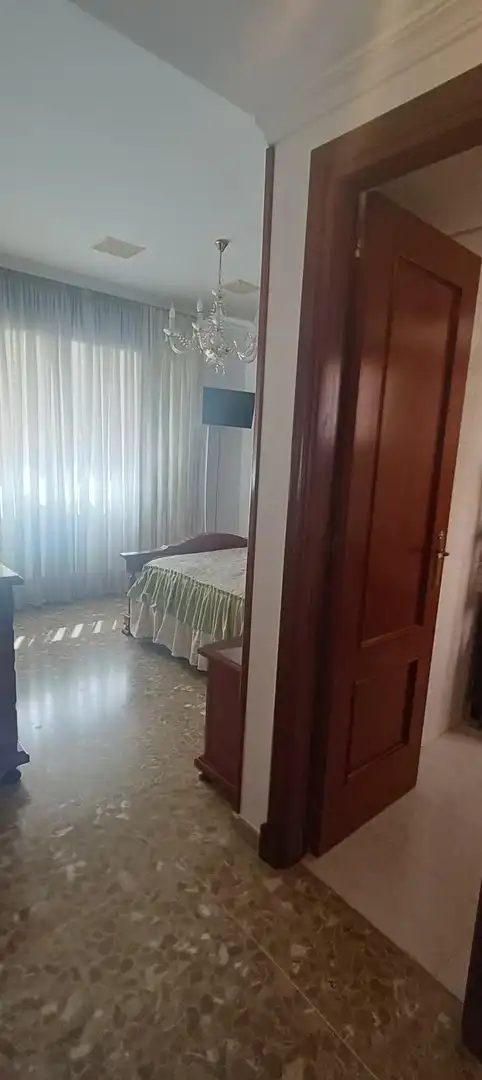 Dormitori de Casa adosada en venda en Algeciras amb Aire condicionat, Moblat i Alarma