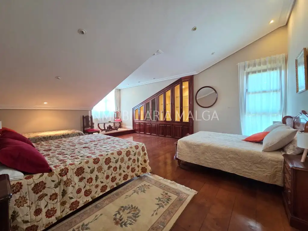 Casa o xalet en venda en Colunga amb Calefacció, Jardí privat i Parquet