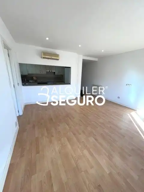 Flat for rent in Valdemoro  with Air Conditioner and Heating