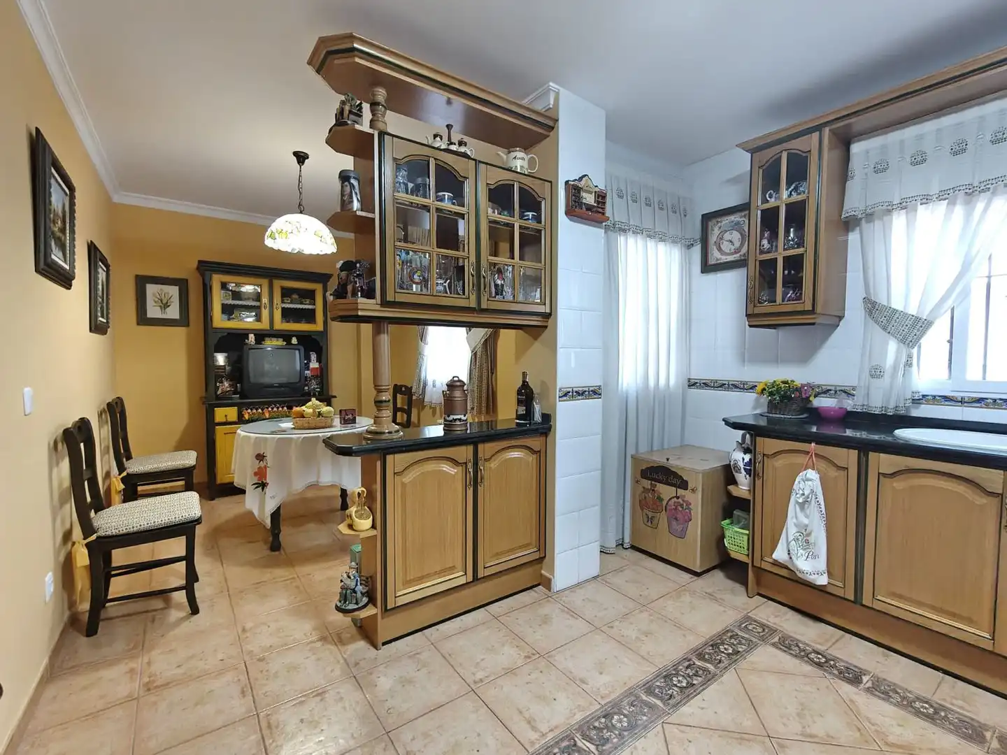Cocina de Casa o chalet en venta en Cúllar Vega con Calefacción y Trastero