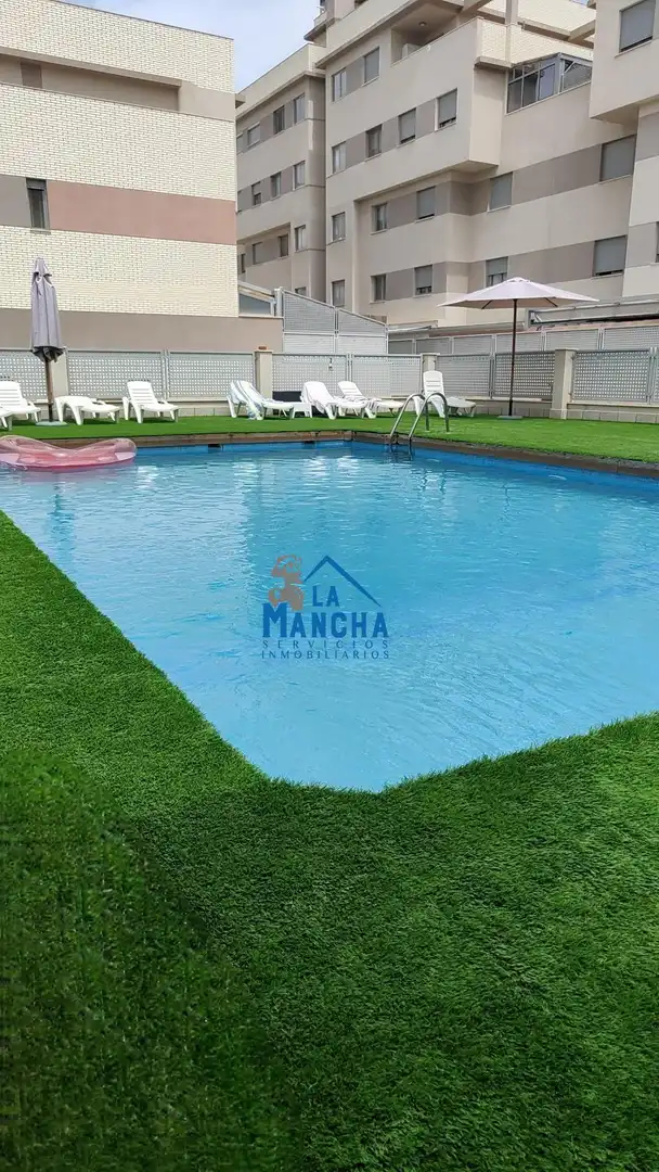 Schwimmbecken von Wohnung zum Verkauf in Albacete mit Heizung, Privatgarten und Terrasse