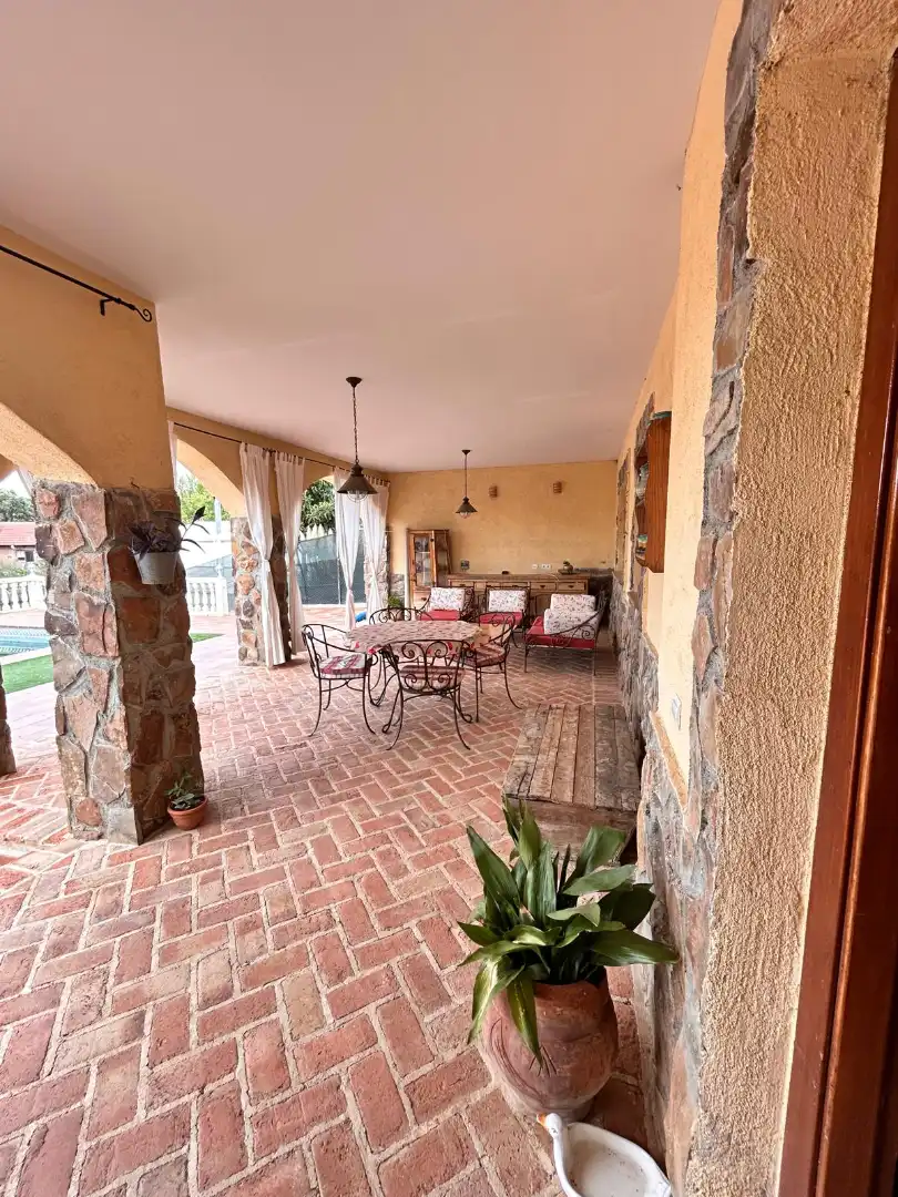 Terrassa de Casa o xalet en venda en Santa Cruz del Retamar amb Aire condicionat, Calefacció i Jardí privat