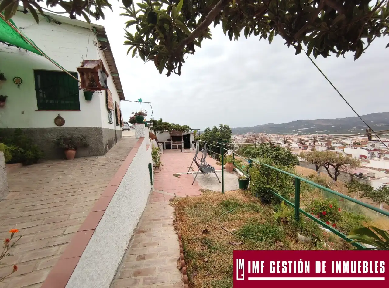 Vista exterior de Finca rústica en venta en Vélez-Málaga con Jardín privado, Terraza y Trastero