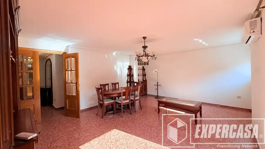 Sala d'estar de Pis de lloguer en Valencia amb Aire condicionat i Moblat