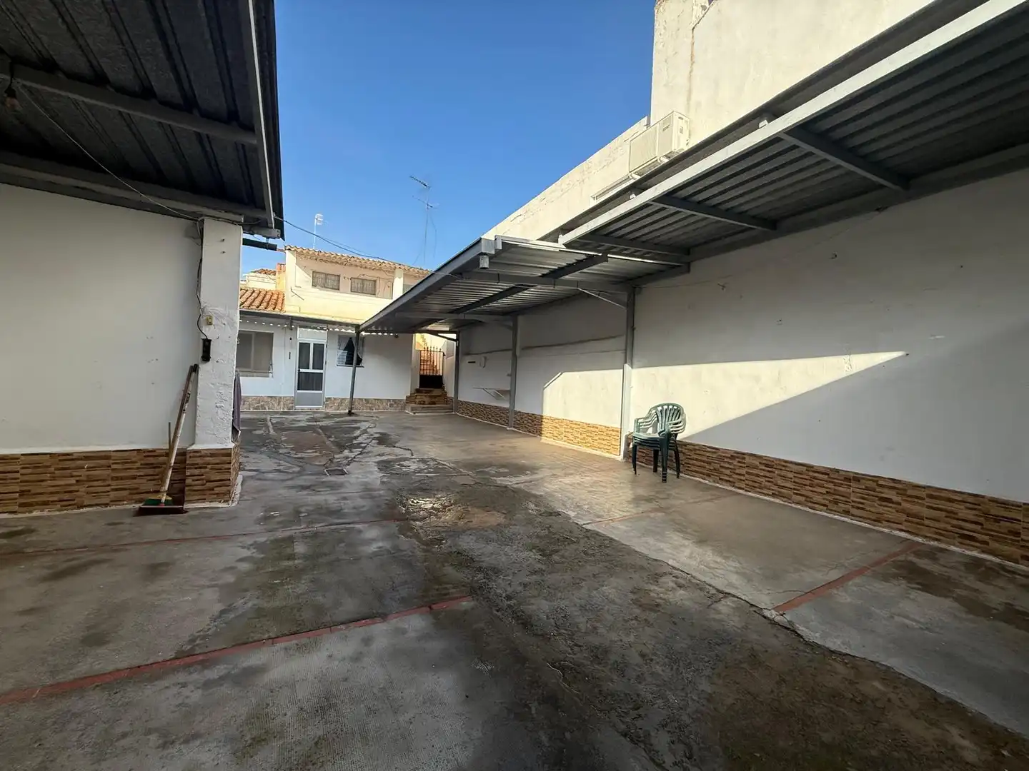 Aparcament de Casa o xalet en venda en Domeño, Valencia