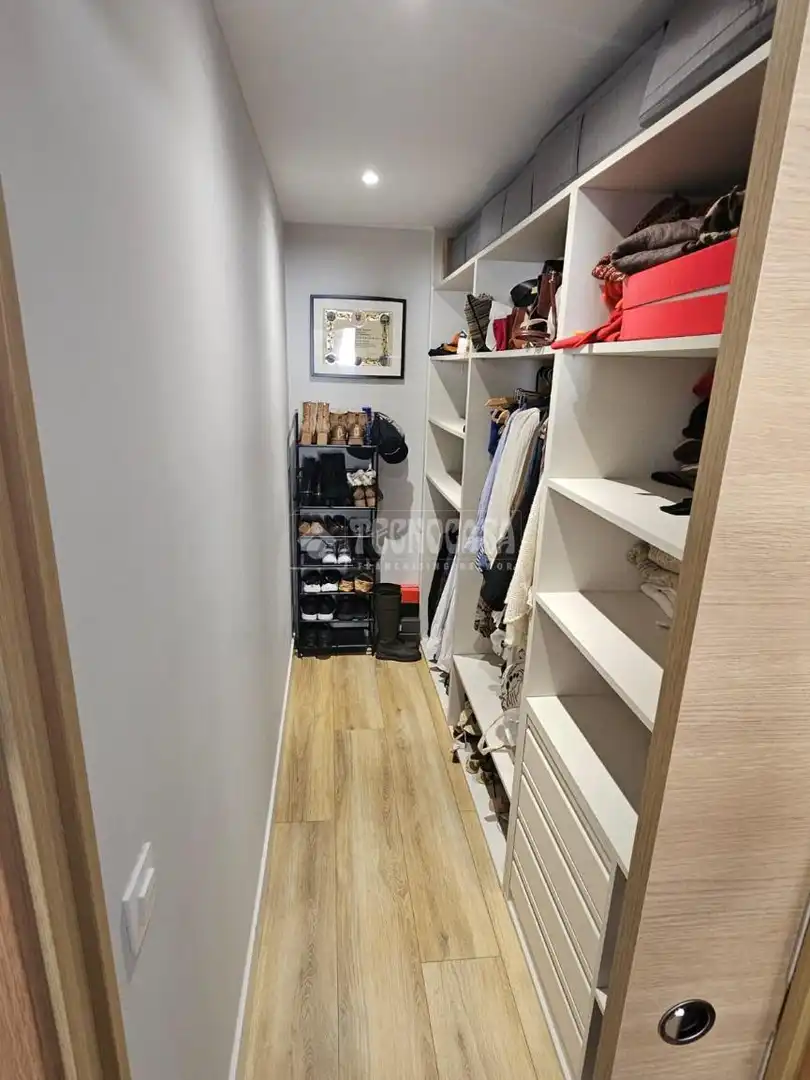Schlafzimmer von Geschaftsraum zum Verkauf in Madrid mit Klimaanlage und Heizung