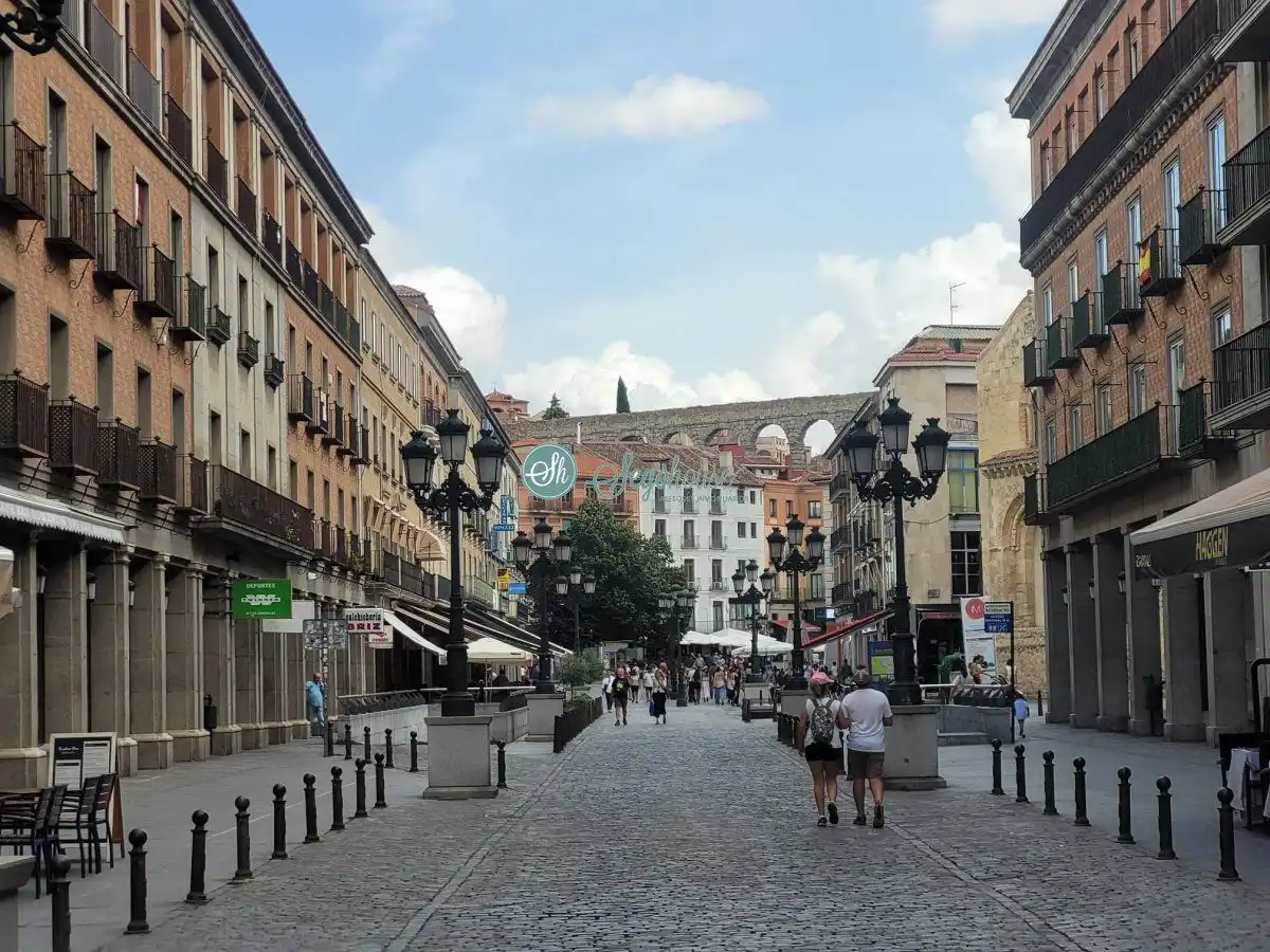 Vista exterior de Piso de alquiler en Segovia con Calefacción y Balcón