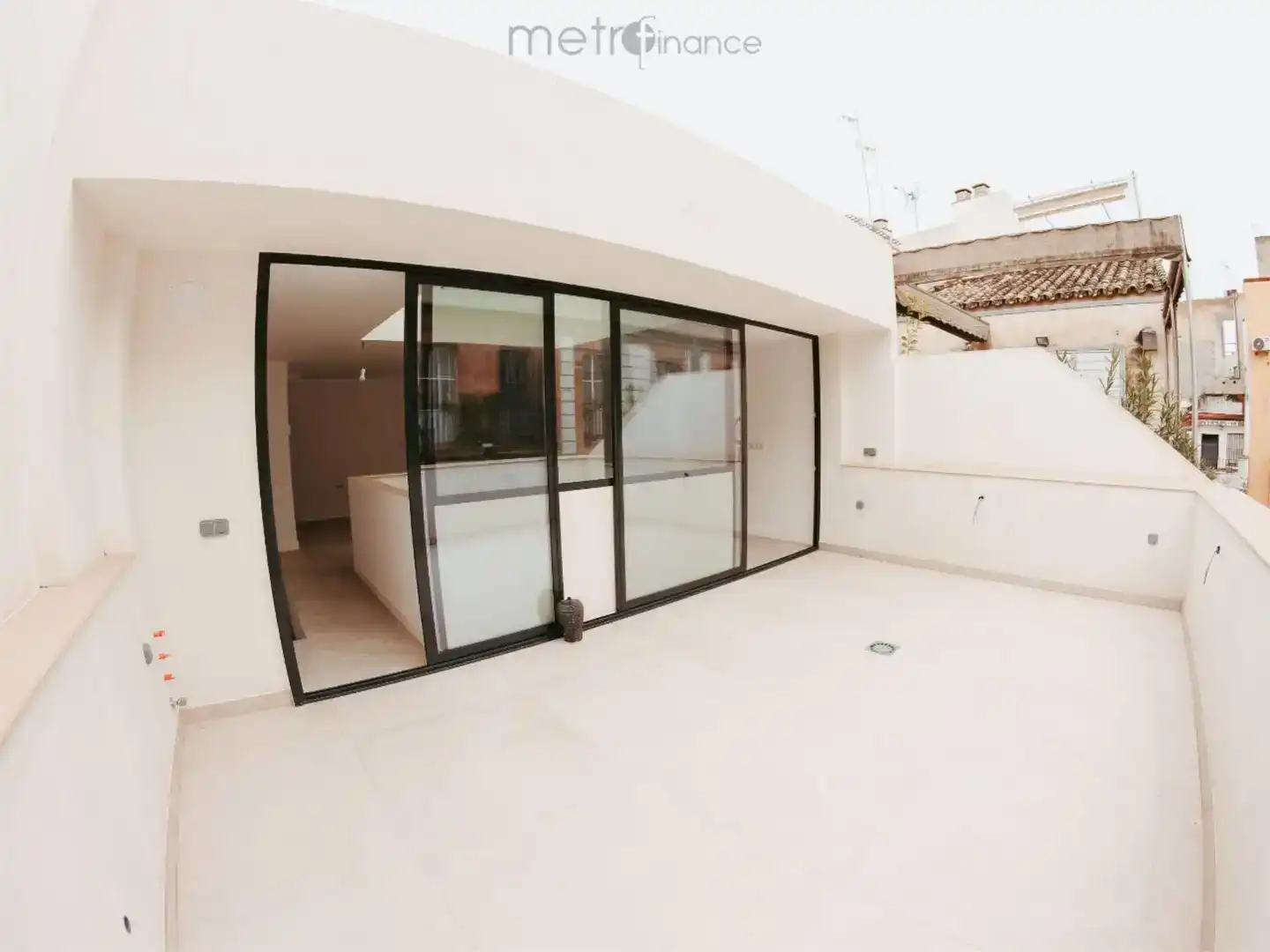 Terrasse von Wohnung zum Verkauf in  Sevilla Capital mit Klimaanlage, Schwimmbad und Balkon