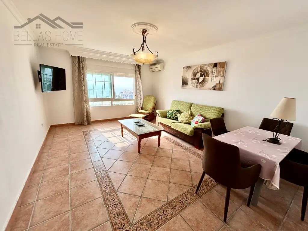 Sala de estar de Piso de alquiler en Estepona con Aire acondicionado, Terraza y Amueblado