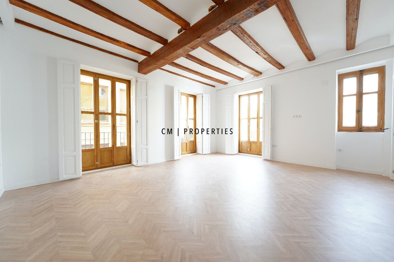 Exterior view of Flat for rent in  Valencia Capital  with Air Conditioner, Heating and Terrace