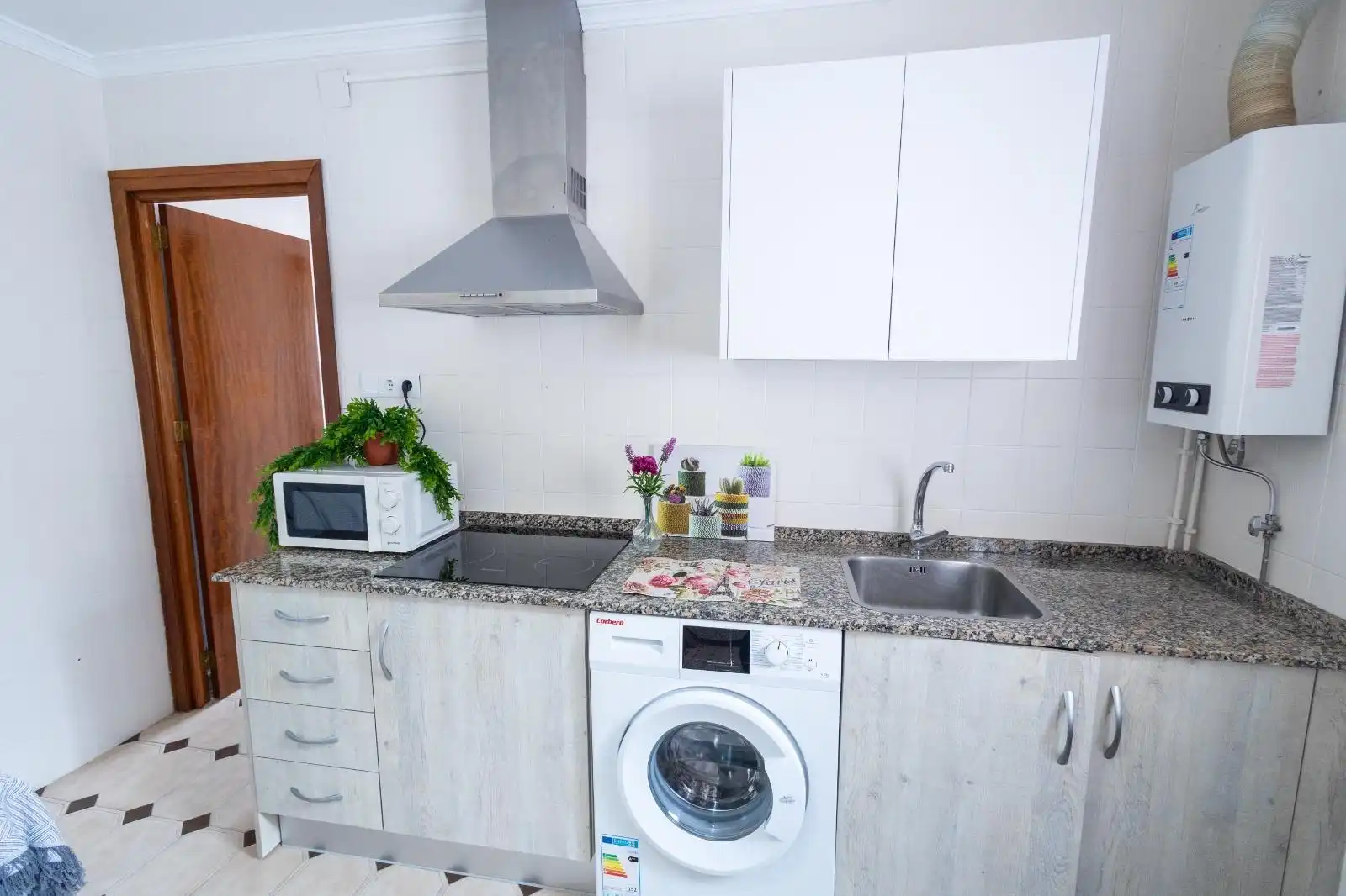 Cuina de Casa o xalet en venda en Chipiona amb Terrassa i Moblat