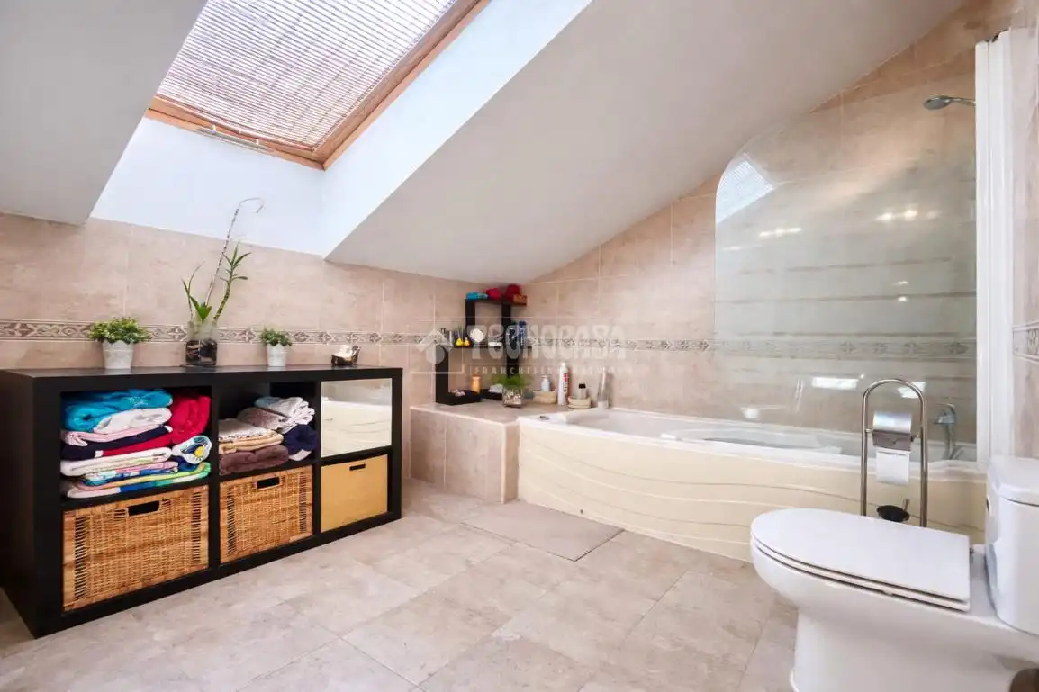 Baño de Piso en venta en Illescas con Aire acondicionado, Calefacción y Terraza