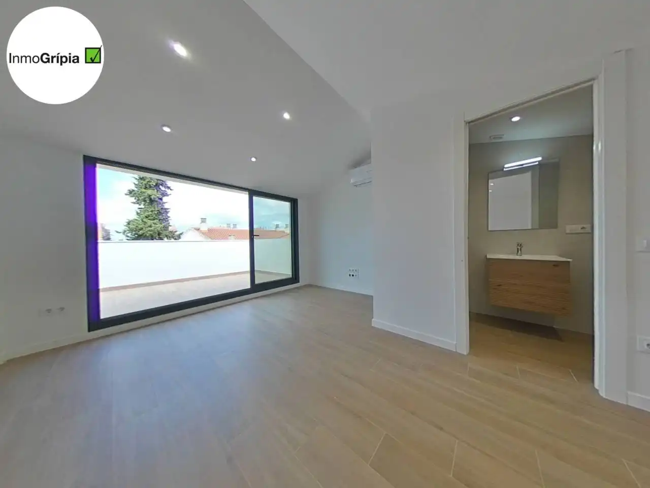 Sala d'estar de Casa o xalet en venda en Terrassa amb Aire condicionat, Calefacció i Terrassa