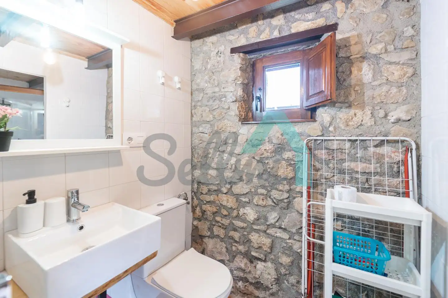 Baño de Casa adosada de alquiler en Oviedo  con Jardín privado, Parquet y Terraza