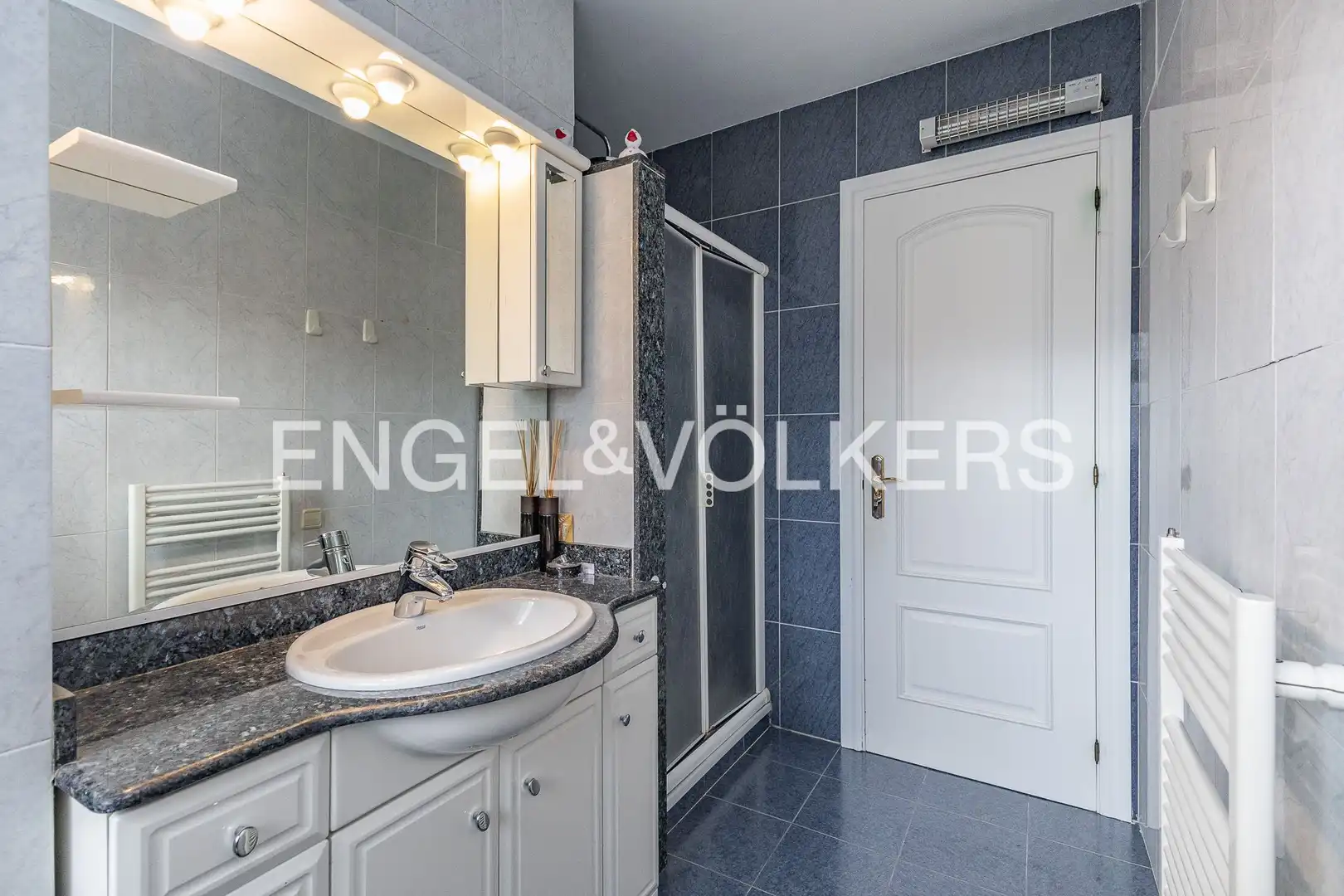 Bathroom of Houses for sale in Sant Cugat del Vallès  with Air Conditioner, Heating and Private garden