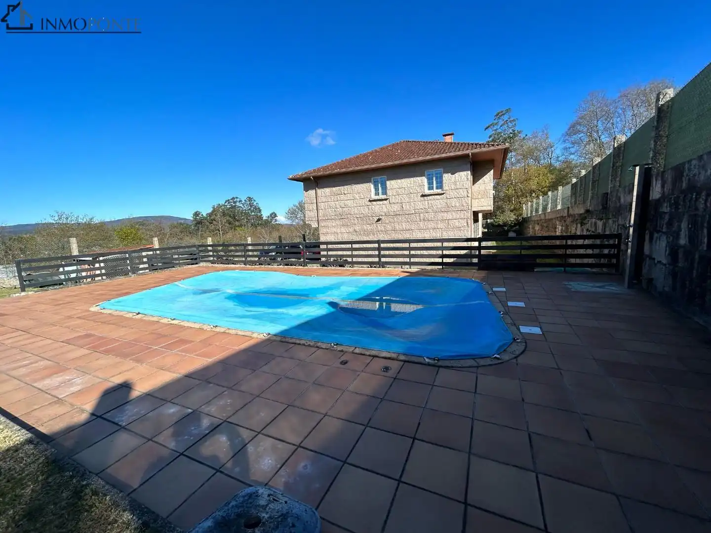 Piscina de Casa o xalet en venda en Pontevedra Capital  amb Calefacció, Jardí privat i Terrassa