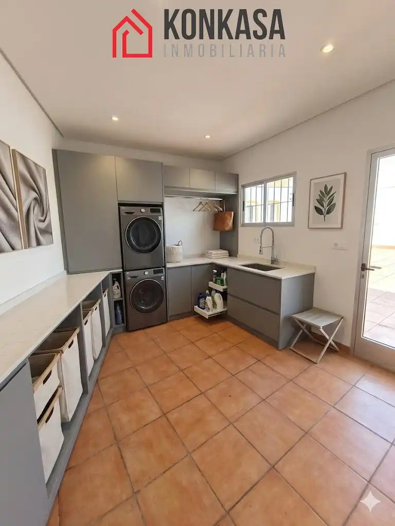 Cuina de Casa o xalet en venda en Arcos de la Frontera amb Aire condicionat, Terrassa i Traster