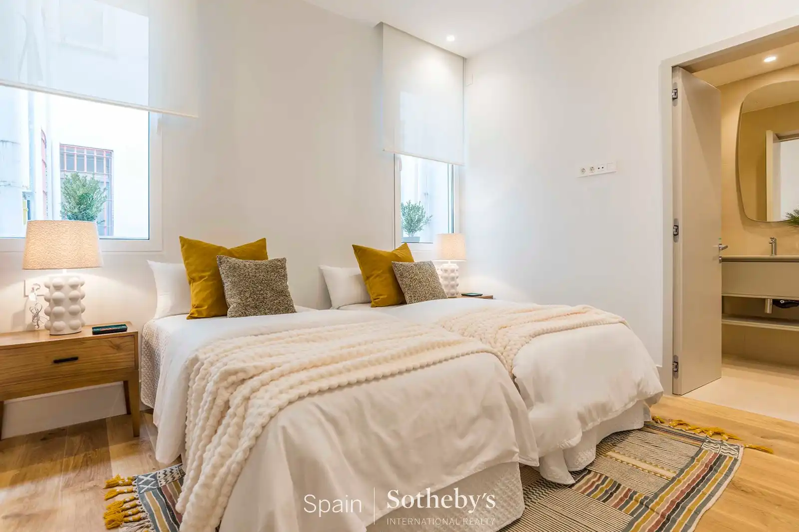 Bedroom of Apartments for sale in Madrid  with Air Conditioner and Heating