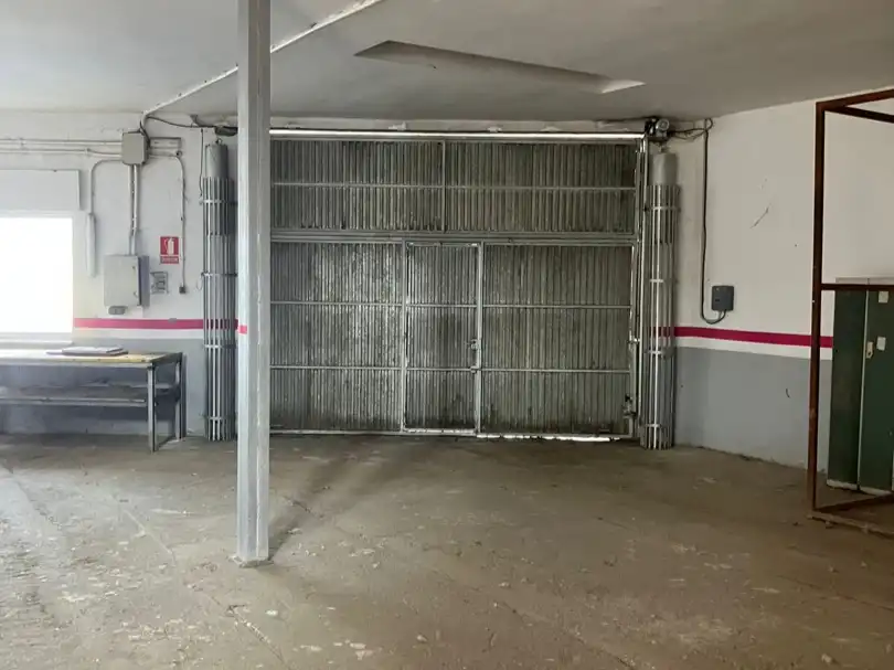 Parking of Commercial properties for rent in Villaturiel