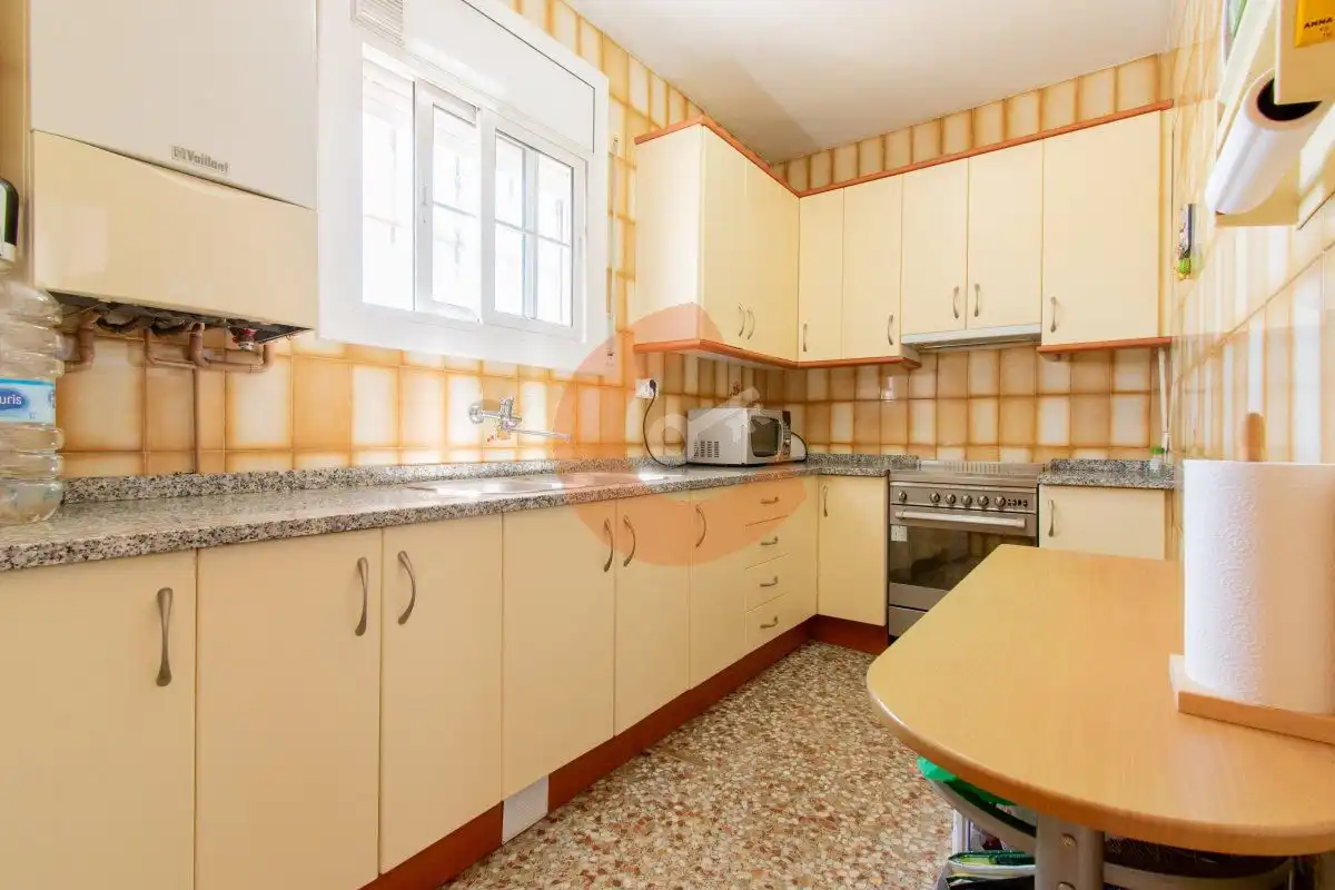Cuina de Casa o xalet en venda en Santa Oliva amb Jardí privat, Terrassa i Traster