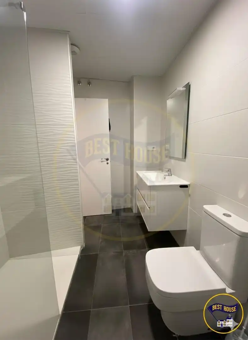 Flat for sale in Calle JOSE COBO, Centro