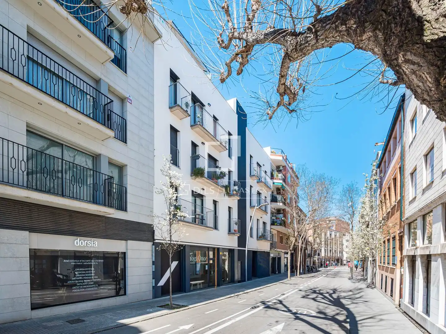 Außenansicht von Wohnung zum Verkauf in Sant Cugat del Vallès mit Klimaanlage, Heizung und Terrasse