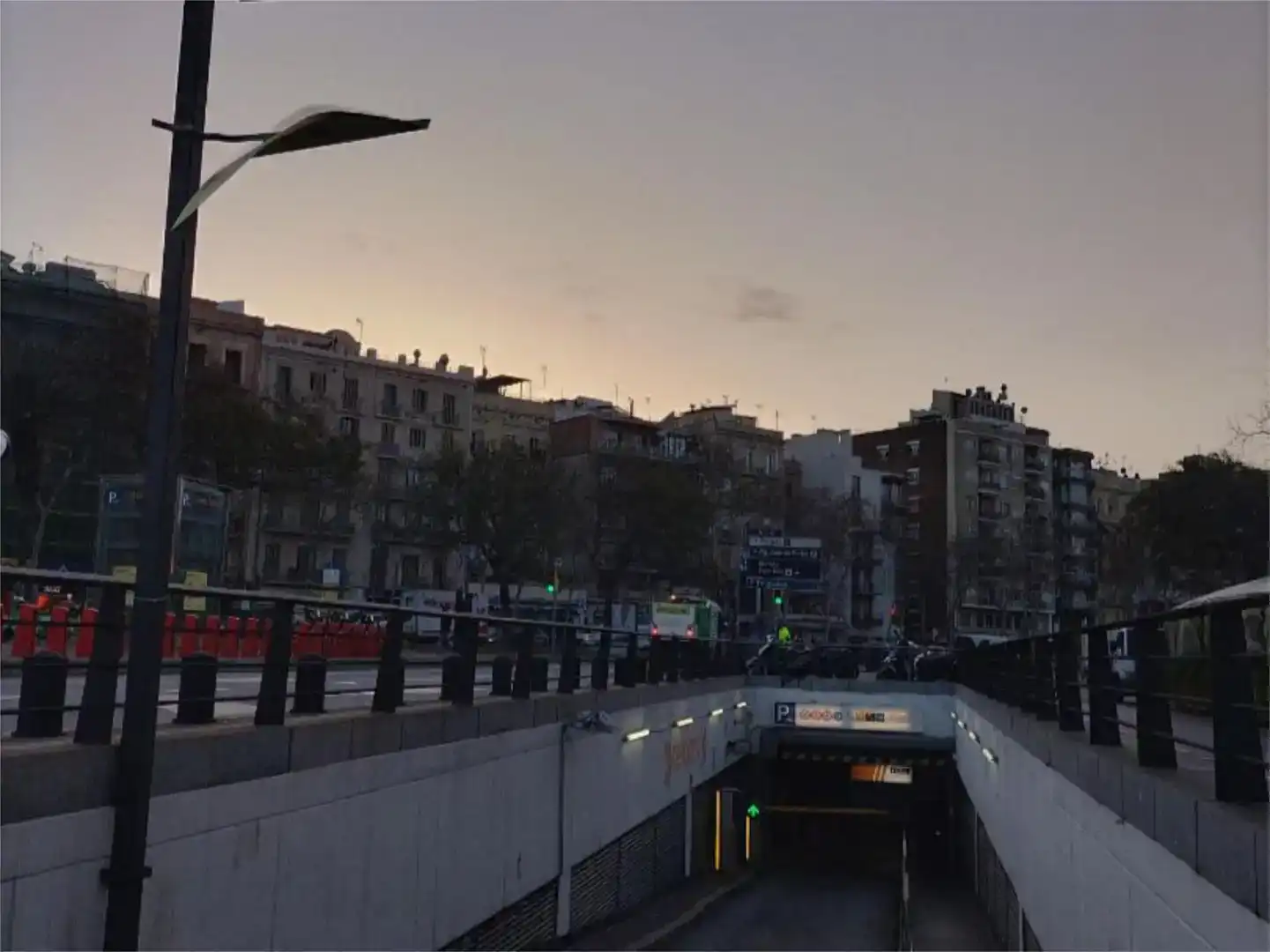 Außenansicht von Garage zur Miete in Barcelona