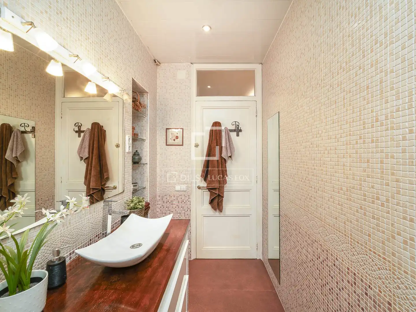 Badezimmer von Wohnung zum Verkauf in Barcelona mit Heizung und Balkon