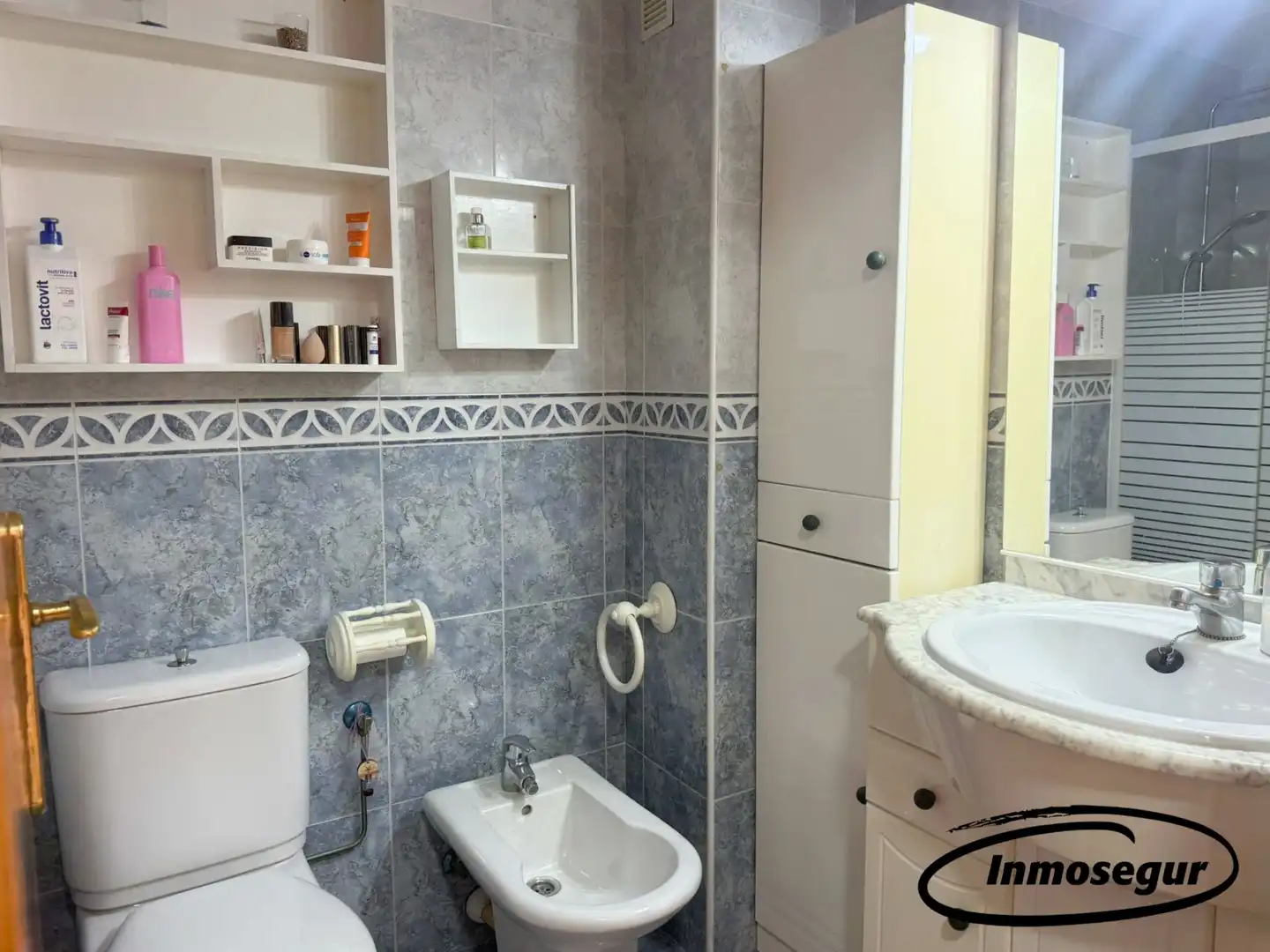 Badezimmer von Dachboden zum Verkauf in Salou mit Terrasse, Möbliert und Gemeinschaftspool
