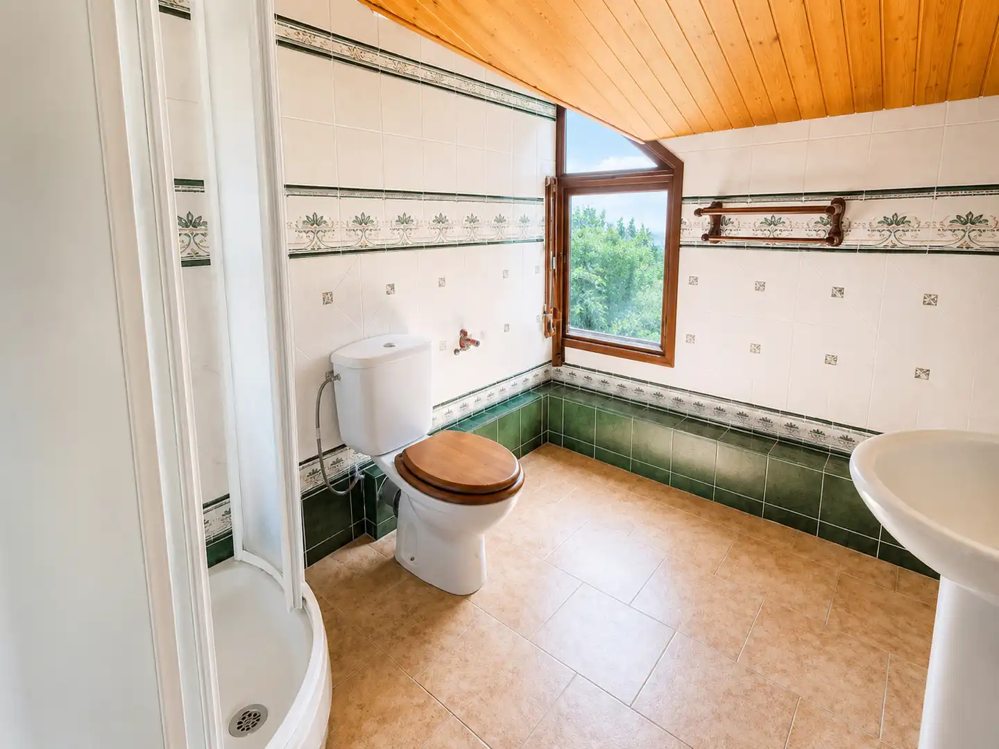 Baño de Casa o chalet en venta en Montcada i Reixac con Calefacción y Jardín privado