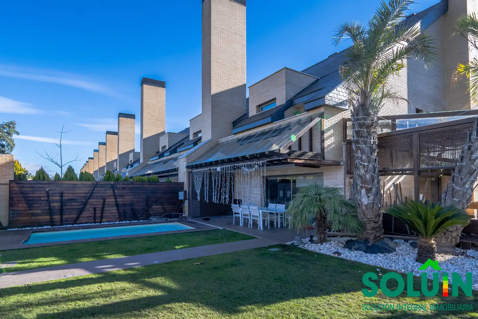 Exterior view of Houses for sale in Pozuelo de Alarcón  with Air Conditioner, Heating and Private garden