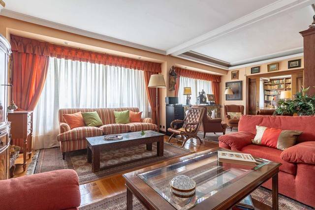 Piso en Venta en Conde De Toreno, 1 en Parque San Francisco - Uría
