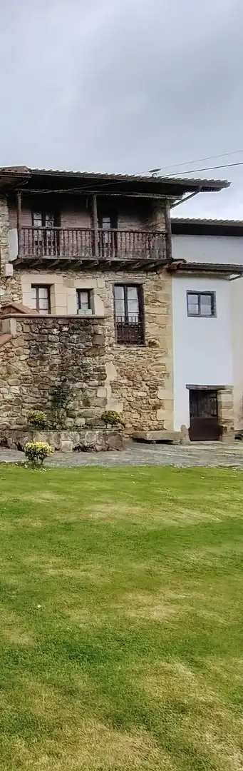 Vista exterior de Casa adosada en venda en Liendo amb Calefacció, Jardí privat i Terrassa
