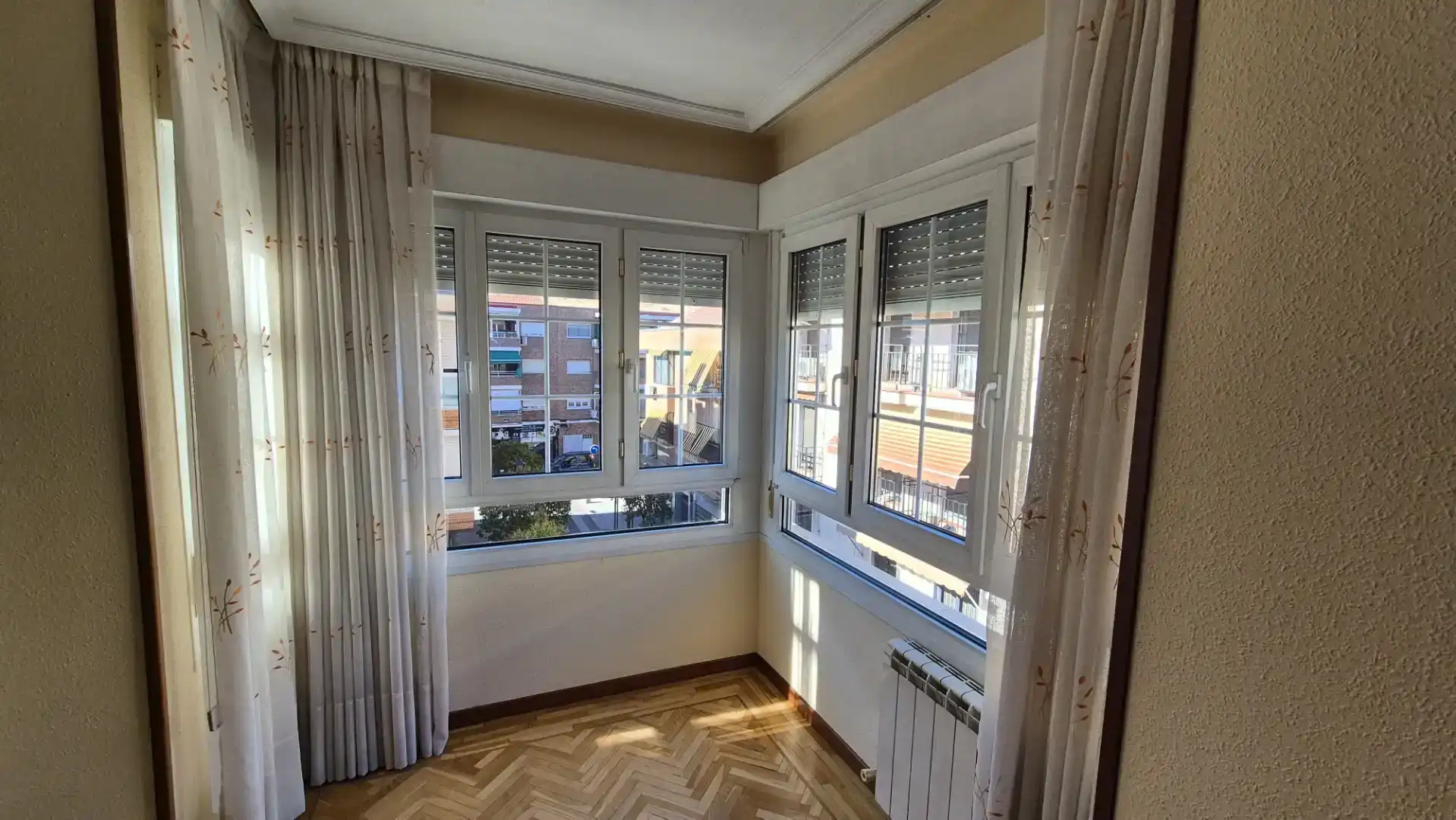 Schlafzimmer von Wohnung zum Verkauf in  Madrid Capital mit Klimaanlage und Terrasse
