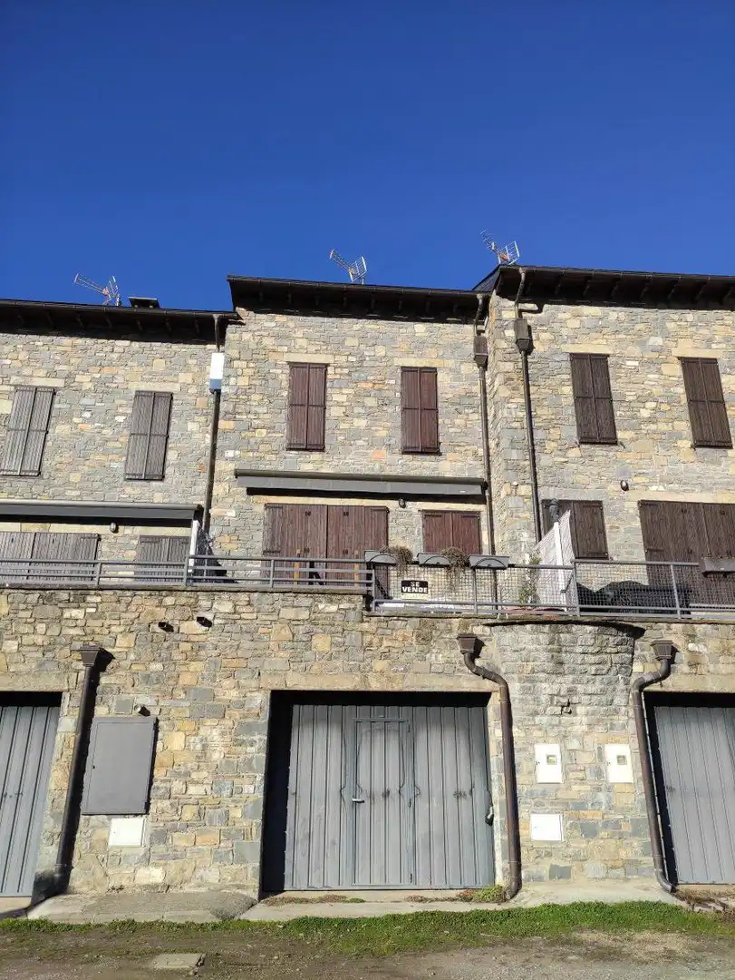 Vista exterior de Casa adosada en venta en Boltaña con Calefacción, Terraza y Trastero