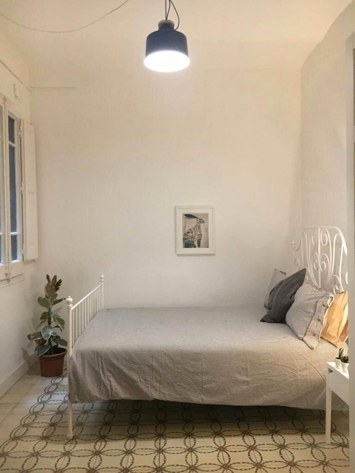Bedroom of Flat to share in  Barcelona Capital  with Heating, Furnished and Washing machine