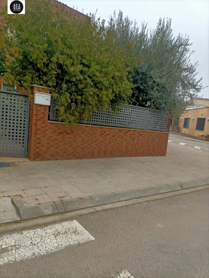 Vista exterior de Casa o chalet en venta en Vilanova de Segrià con Aire acondicionado, Calefacción y Jardín privado
