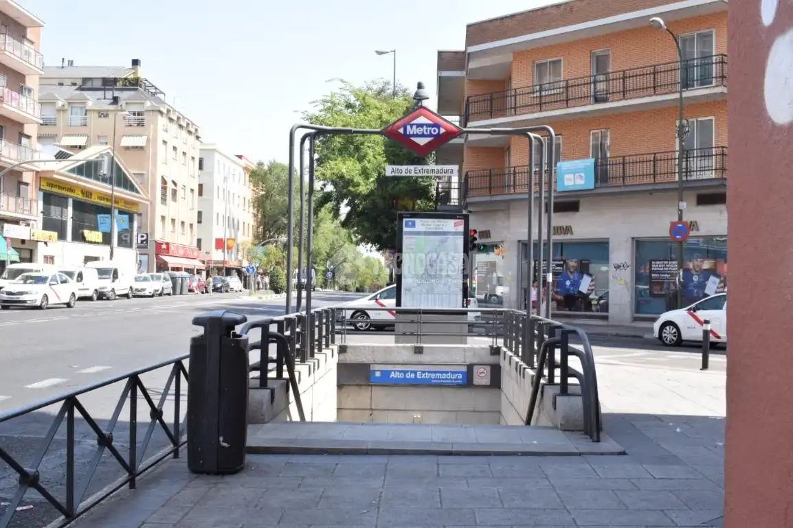 Vista exterior de Pis en venda en Madrid amb Aire condicionat i Calefacció