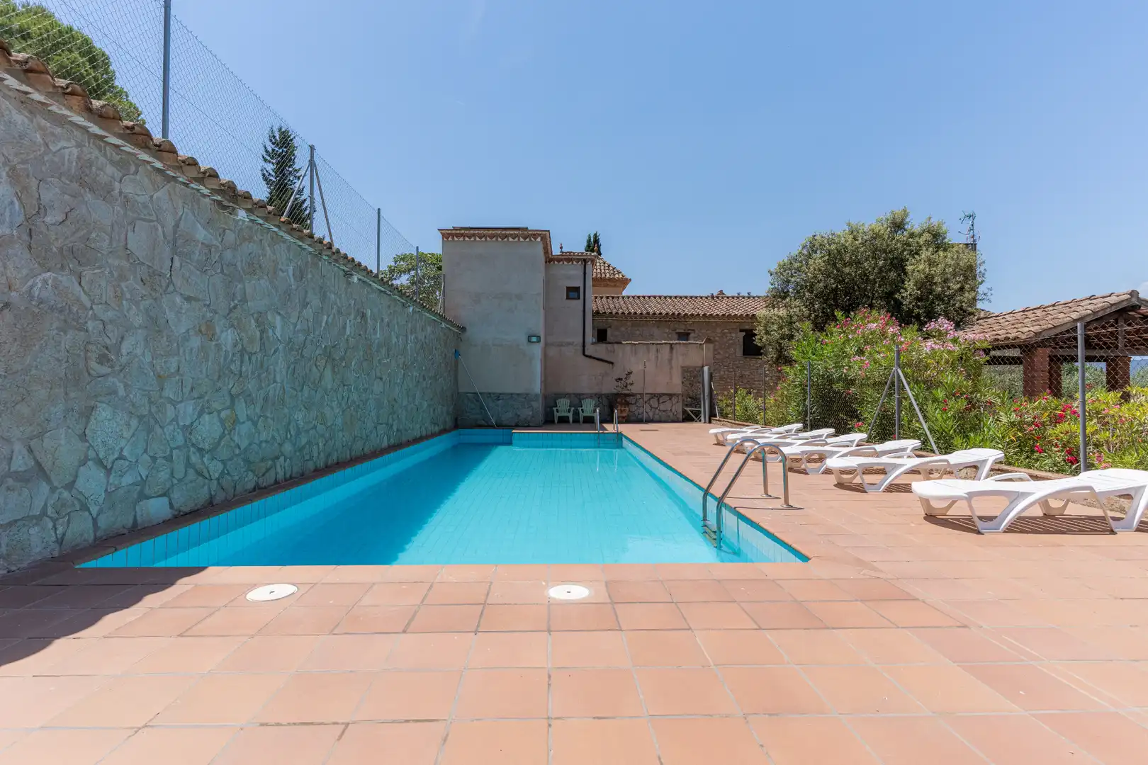 Swimming pool of Houses for sale in Montblanc  with Air Conditioner, Heating and Private garden