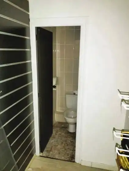 Baño de Local de alquiler en Valencia con Aire acondicionado y Parquet
