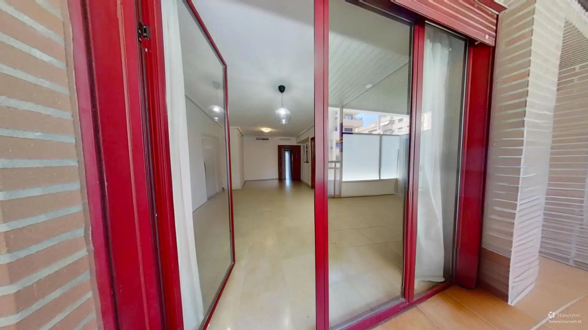 Wohnung zum Verkauf in Valencia mit Klimaanlage, Privatgarten und Terrasse