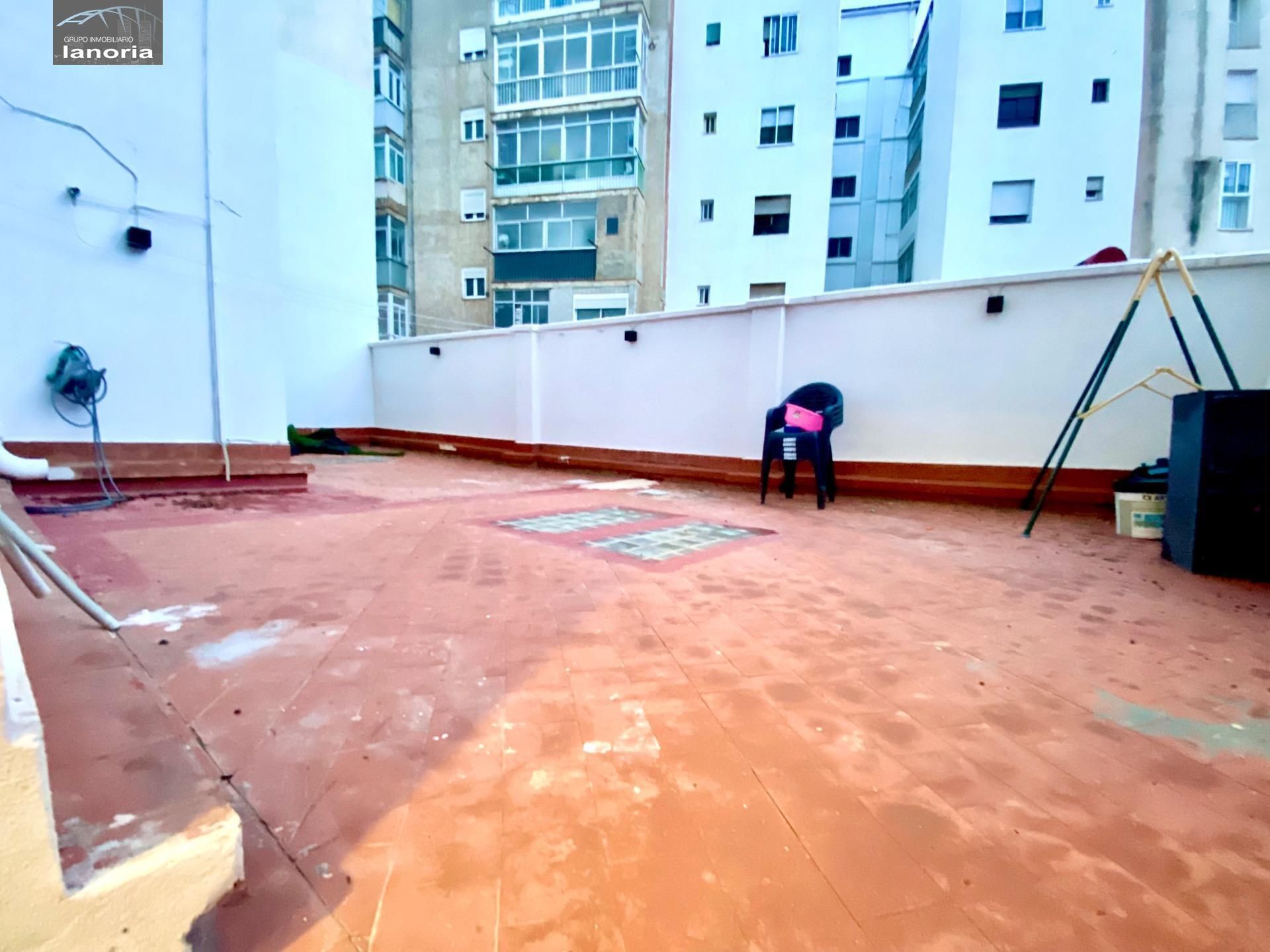 Piso en venta en Paseo Feria, Feria