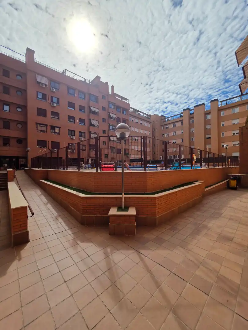 Piscina de Piso en venta en Parla con Aire acondicionado, Calefacción y Parquet