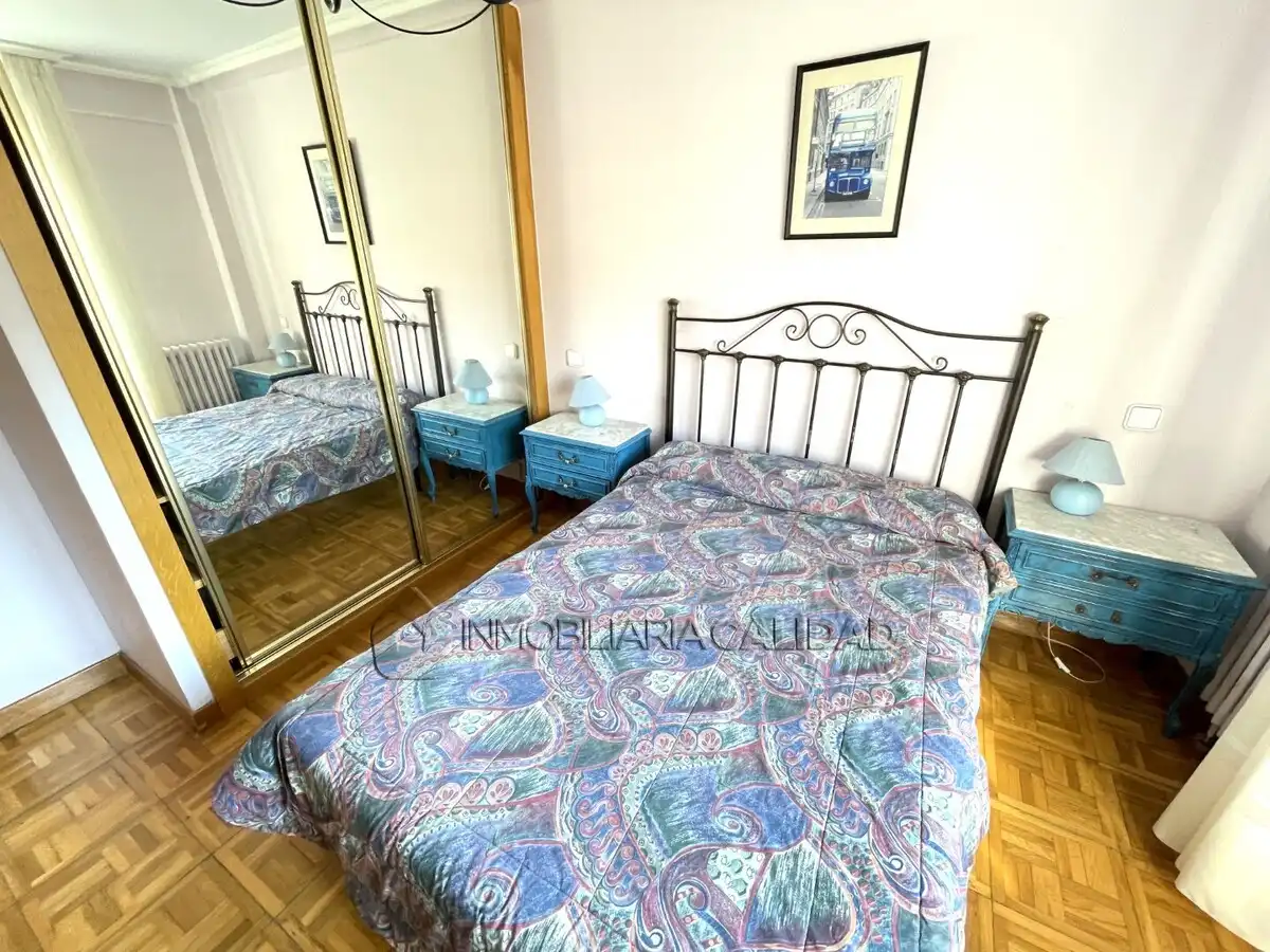 Bedroom of Flat for rent in Burgos  with Heating, Terrace and Furnished