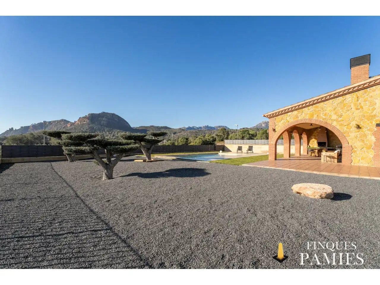 Vista exterior de Casa o xalet en venda en Vilanova d'Escornalbou amb Aire condicionat, Calefacció i Jardí privat